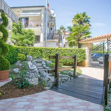 Apartamento Studio In Porec/istrien 10055 *