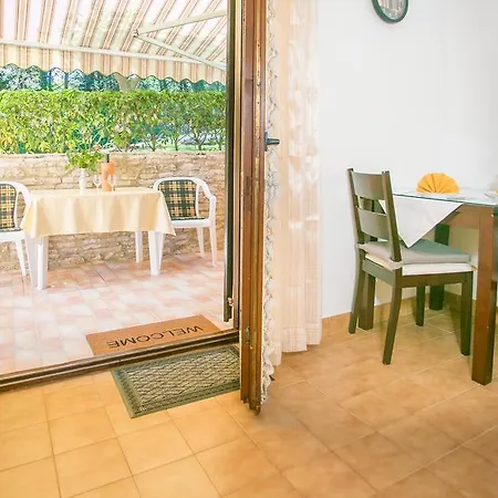 Apartamento Studio In Porec/istrien 10055 *
