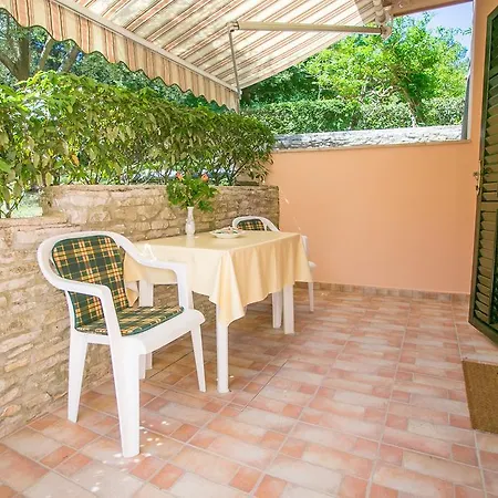 Apartamento Studio In Porec/istrien 10055 *